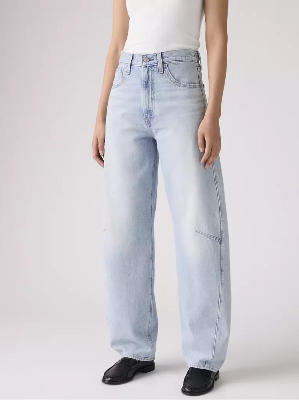 Levi's Women's Light Wash Cinched Barrel Jeans